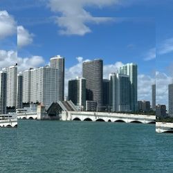 Miami: Celebrity Homes Cruise on Luxury Yacht