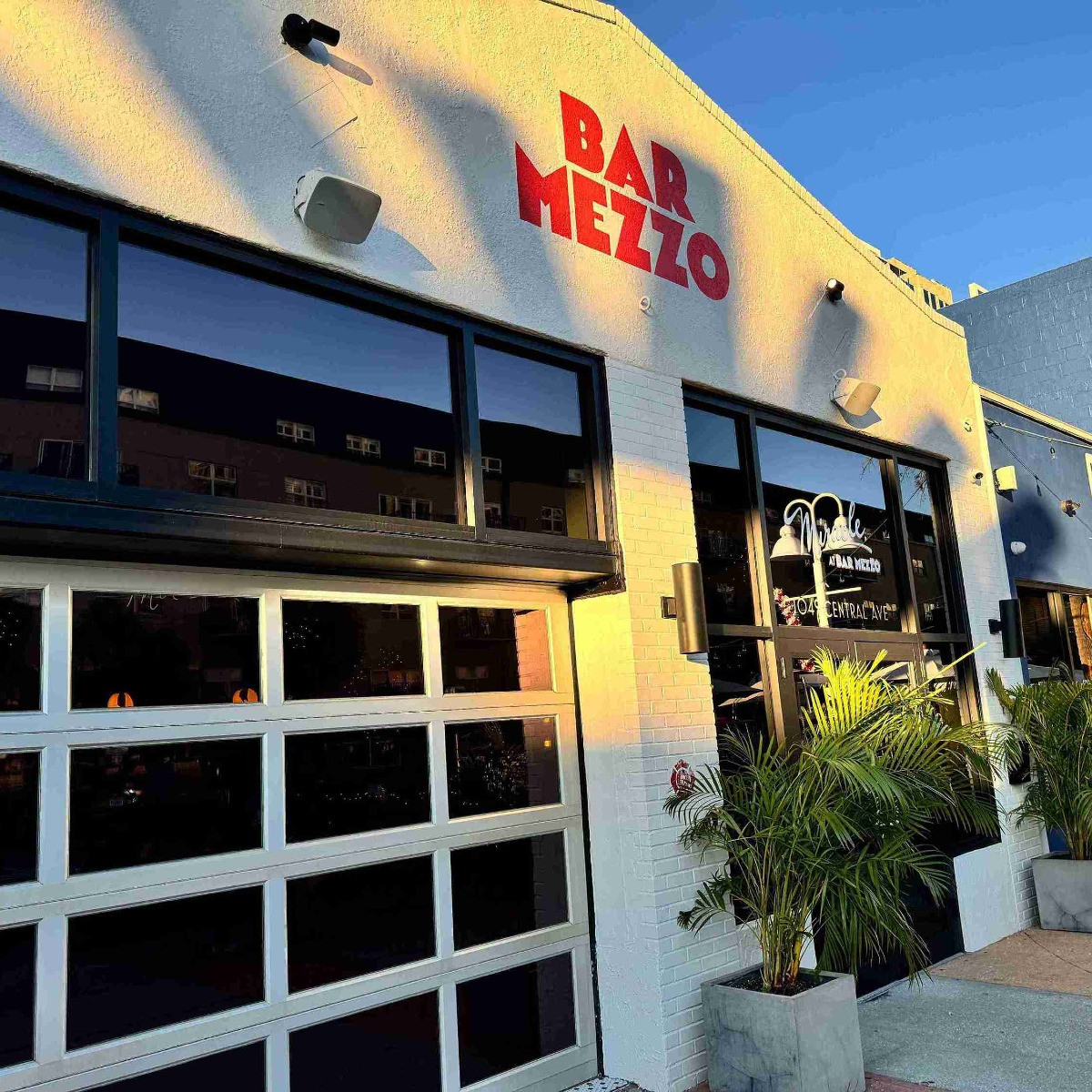 Bar Mezzo