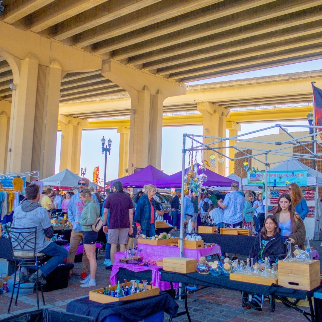 Go to the Riverside Arts Market