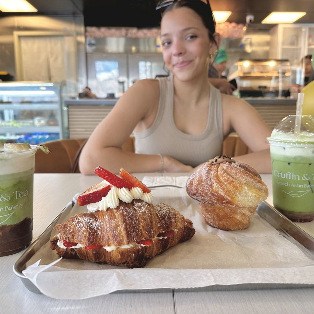 Cruffin & Tea