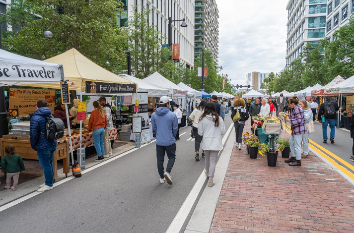 Kenwood Sunday Market at St. Petersburg High School, St. Petersburg – Kenwood Sunday Market St. Pete