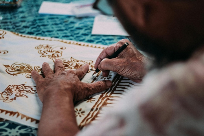 Oyster Shell Crafts – Hoptinger's Decoupage Oyster Shell Class at Hoptinger, Jacksonville