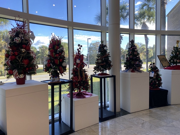 Jacksonville Holly Jolly Event at Northbank Riverwalk Artists Square, Jacksonville – Holiday Performing Arts