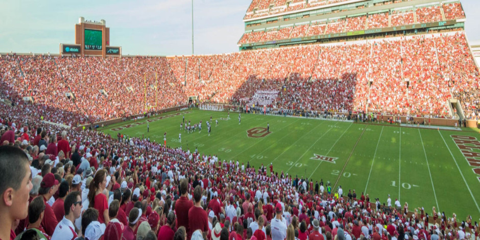 Red River Rivalry - Texas Longhorns vs Oklahoma Sooners Football