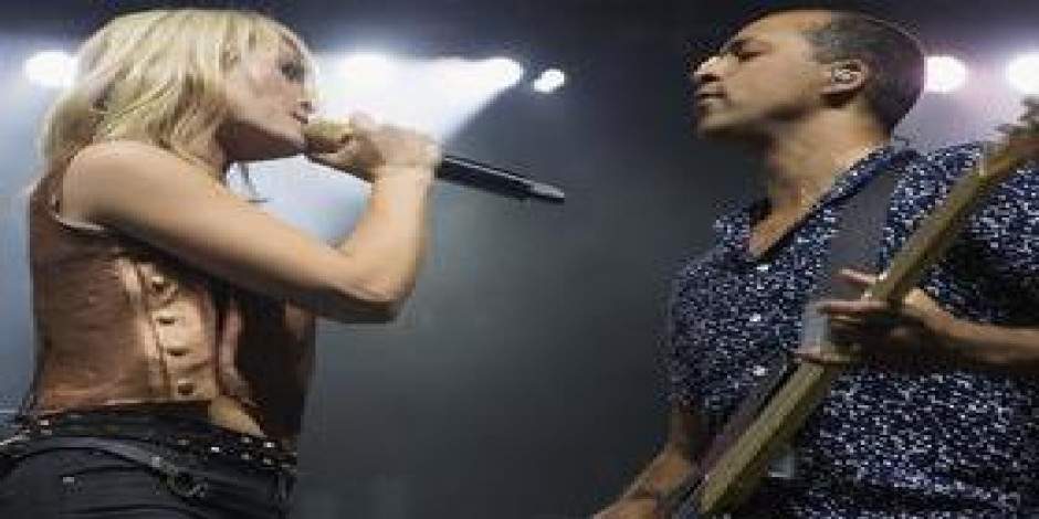 Metric with Broken Social Scene