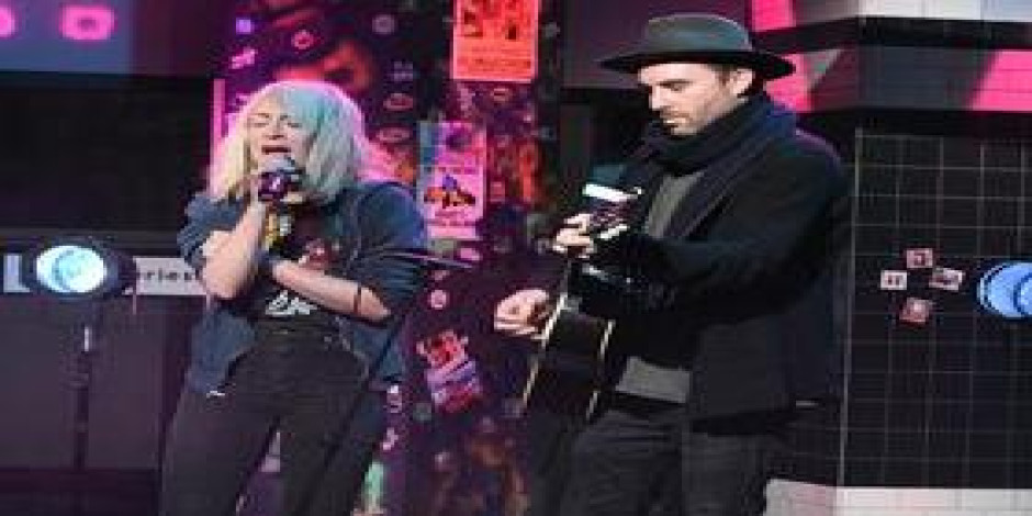 Metric with Broken Social Scene and Stars