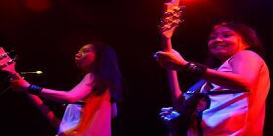 Shonen Knife (18+)