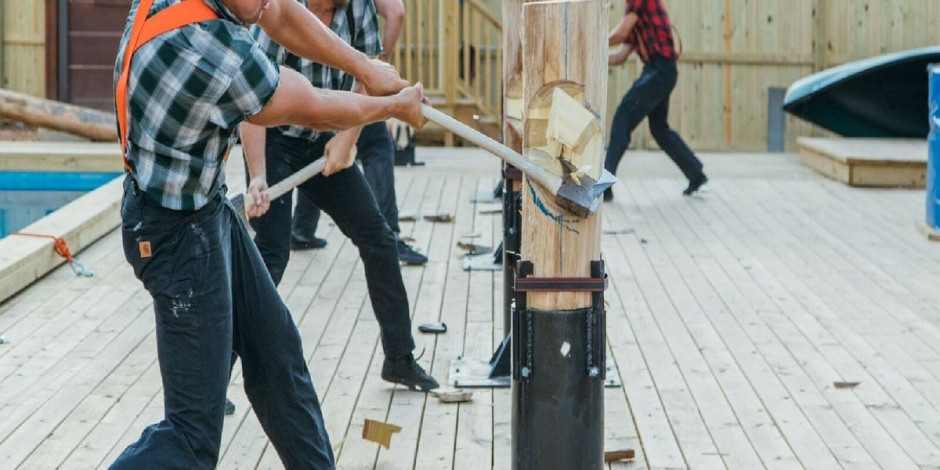 Paula Deen's Lumberjack Feud Supper Show