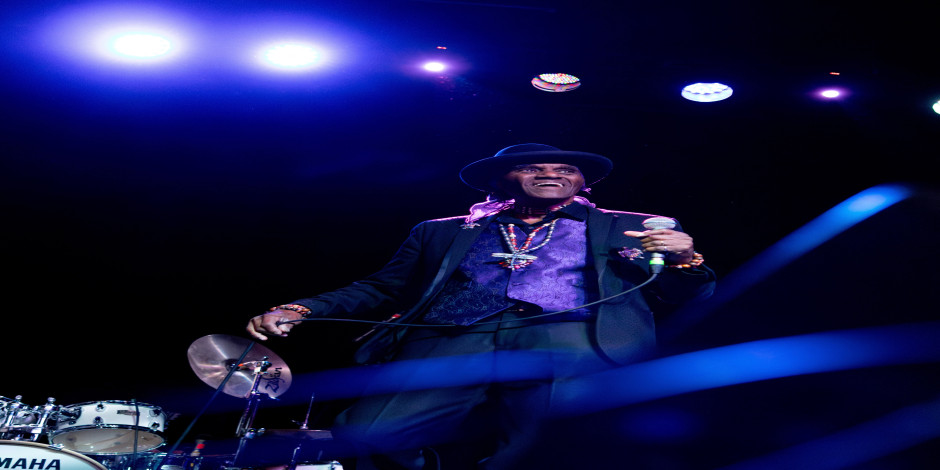 Cyril Neville does the Dead