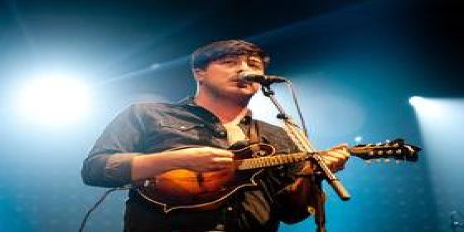 Mumford & Sons with Medium Build
