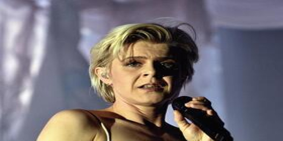 Robyn with Nourished By Time