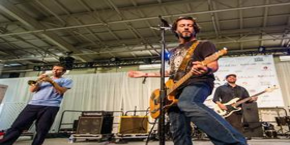Roger Clyne & The Peacemakers