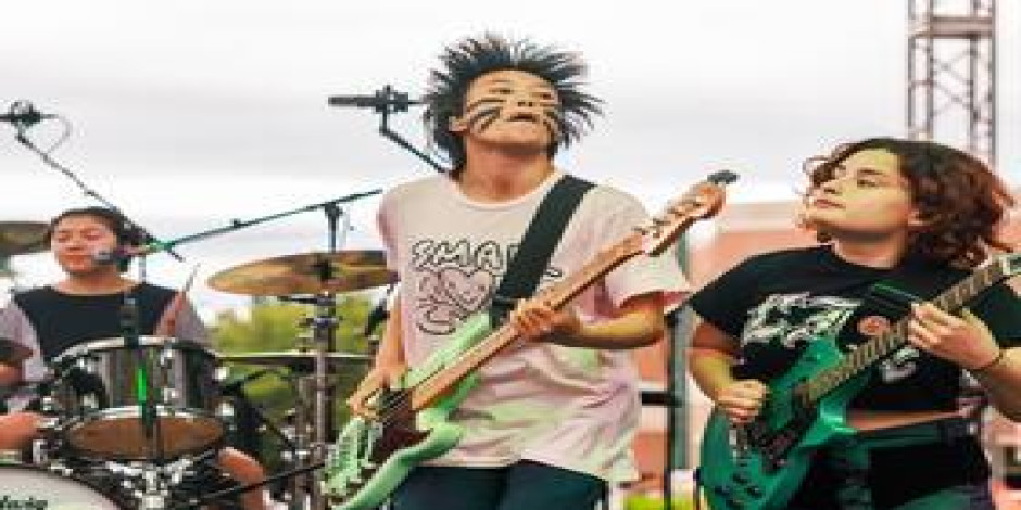 The Linda Lindas with Vial