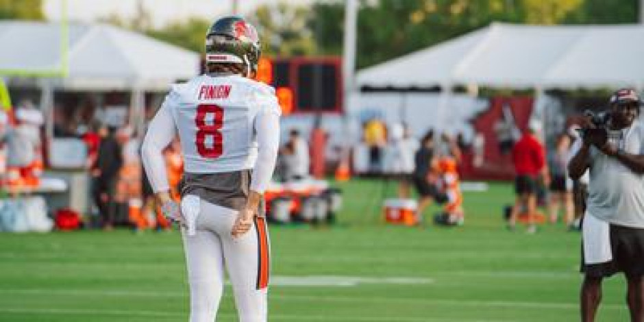 Premium Tailgate Party: Tampa Bay Buccaneers vs. Cleveland Browns