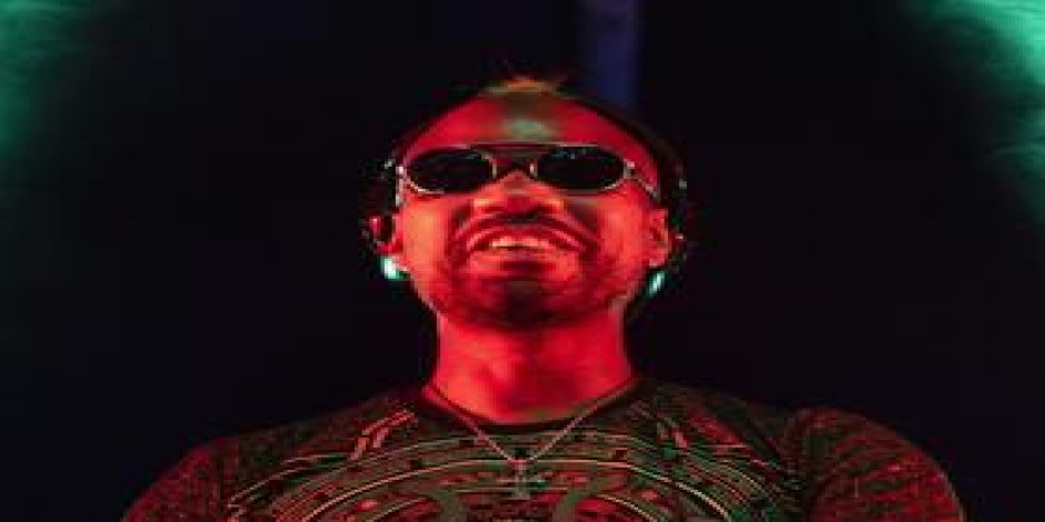 Green Velvet (21+)