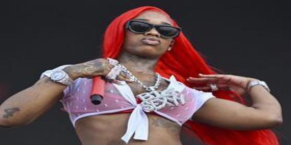 Sexyy Red with Key Glock