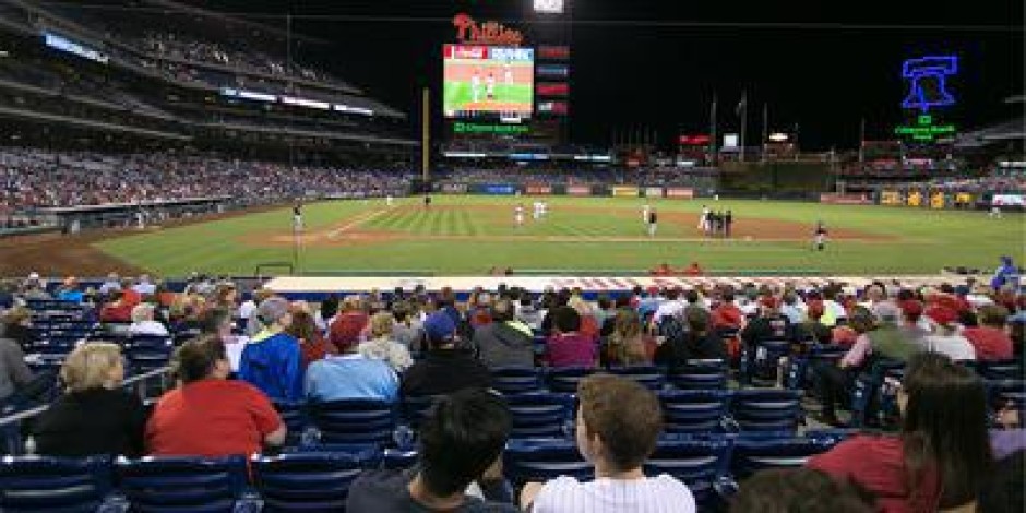 Los Angeles Dodgers vs. Philadelphia Phillies - UNIQLO Field at Dodger Stadium