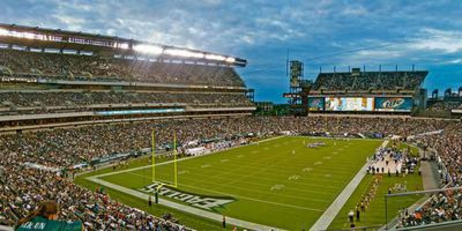 Premium Tailgate Party: Philadelphia Eagles vs. Los Angeles Rams
