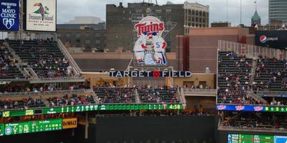 Minnesota Twins vs. Seattle Mariners - Target Field