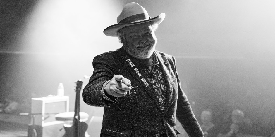 Robert Earl Keen w/ Mason Lively